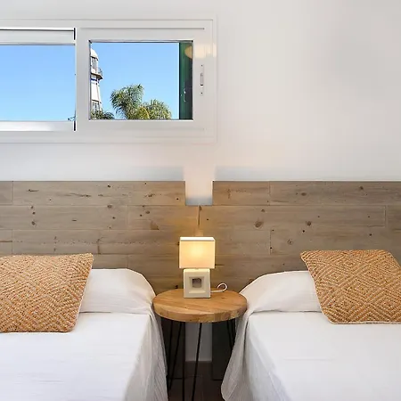 Vakantiehuis Blue Volcano - Pool And Gym In Sport Center Fariones Included By Lanzarote Puerto del Carmen (Lanzarote)